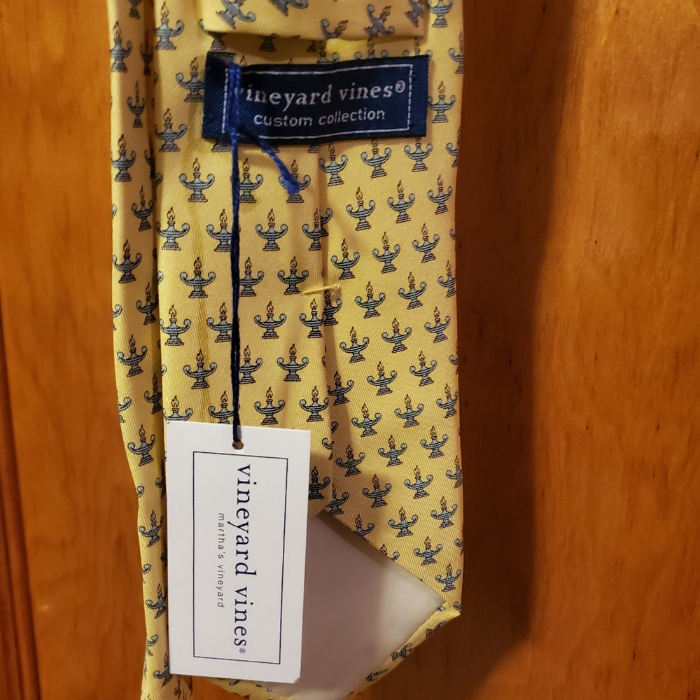 NWT Vineyard Vines Custom Collection silk neck tie - Picture 2 of 7